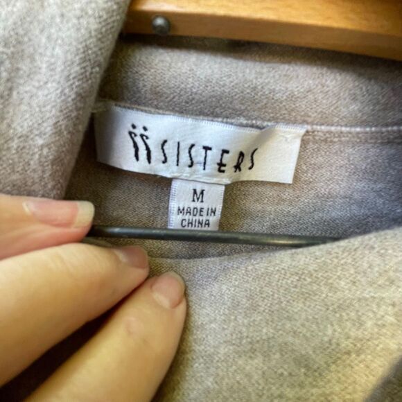 Sisters size M Taupe relaxed fit viscose blend closet staple preppy - Picture 6 of 7